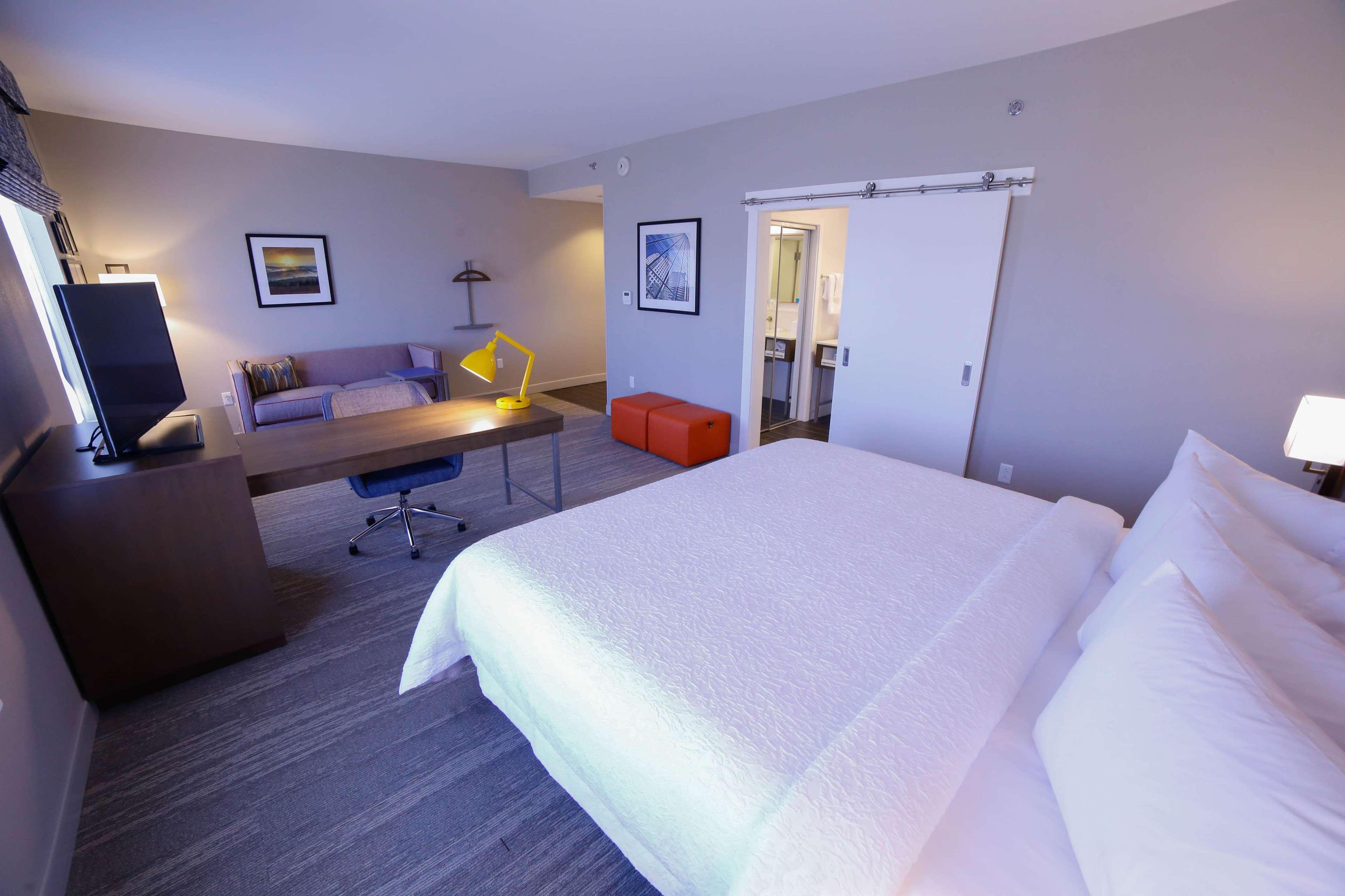 Hampton Inn & Suites Forest City Extérieur photo